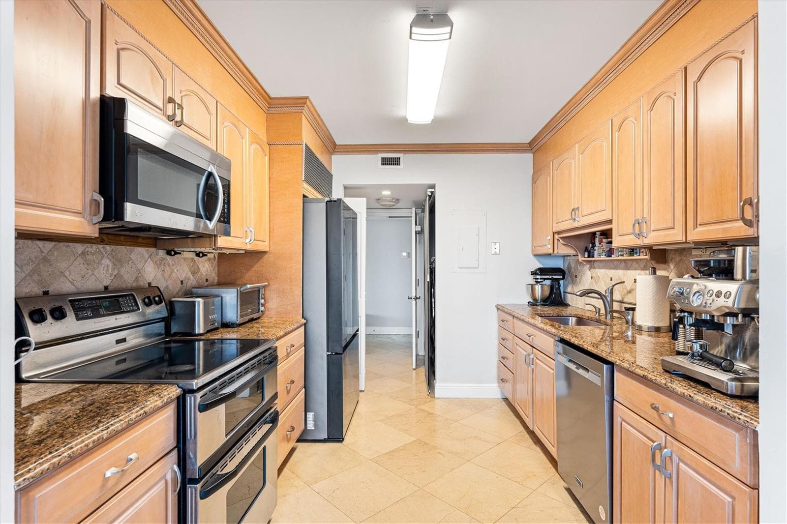 19707 Turnberry Way 9J photo 13