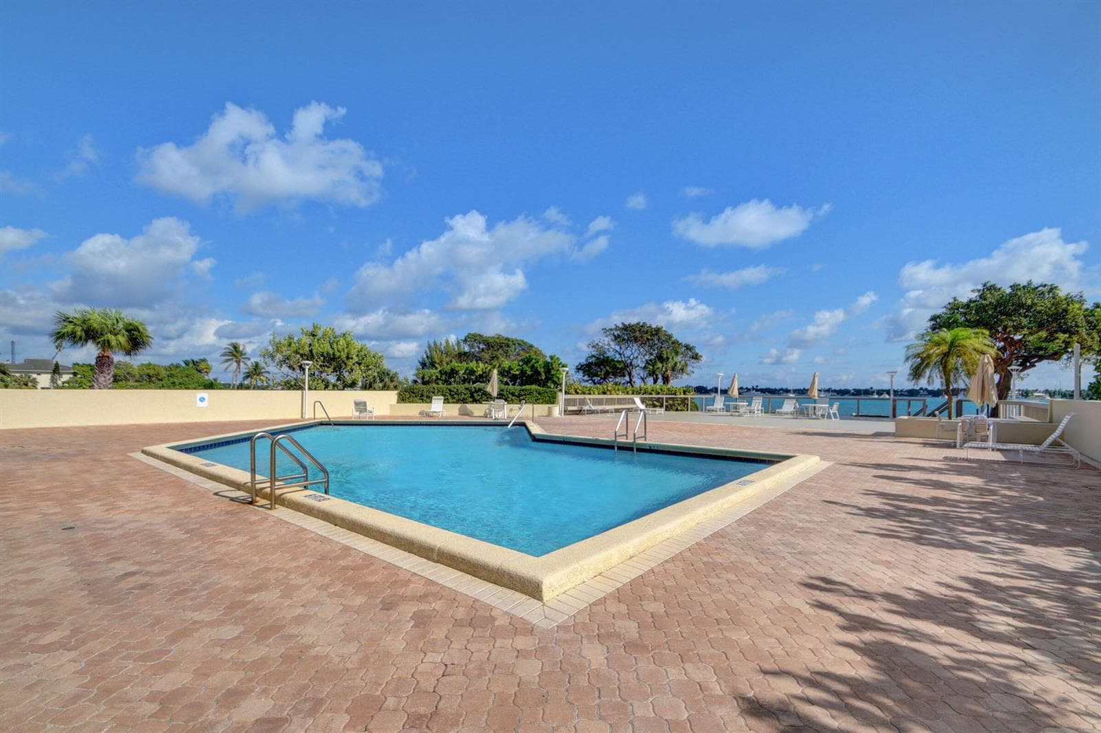 5600 N Flagler Drive 307 photo 18