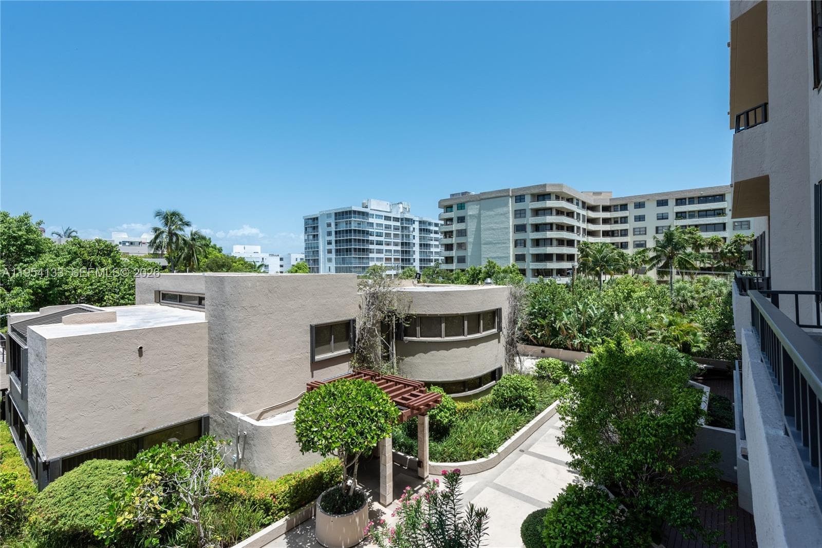 251 Crandon Blvd 306 photo 22