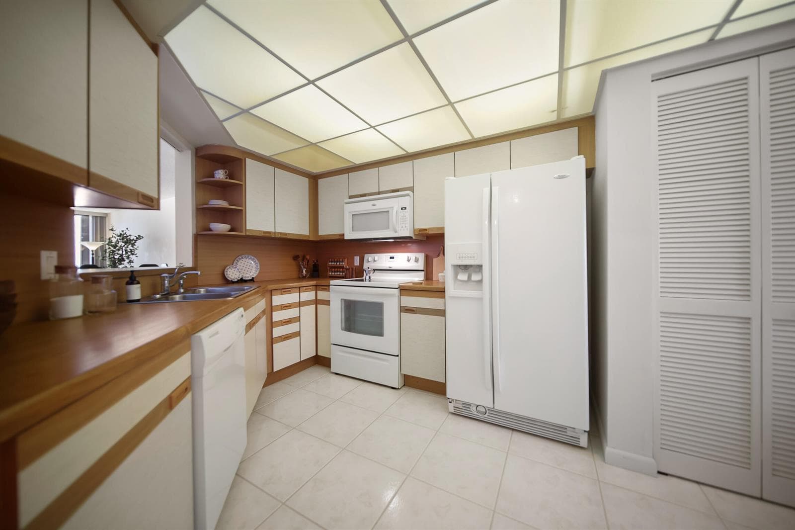 9650 S Ocean Drive 909 photo 12
