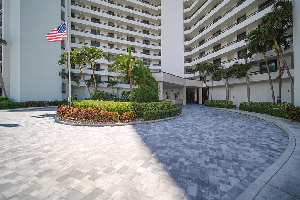 9650 S Ocean Drive 909 photo 7