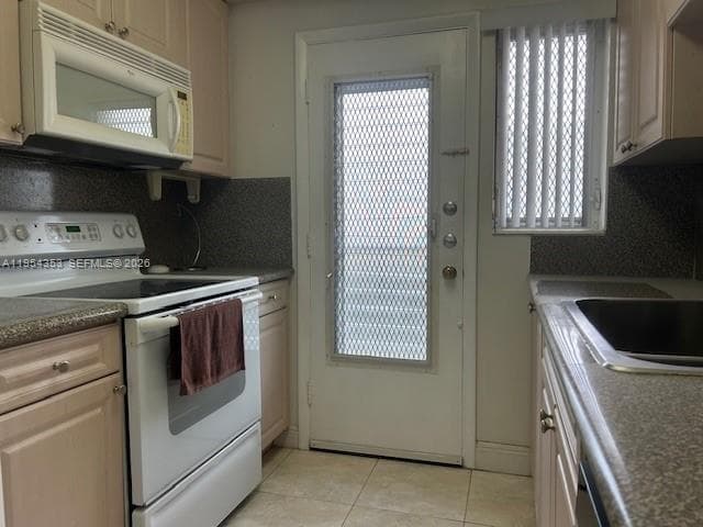 3923 NE 166th St N-108 photo 18