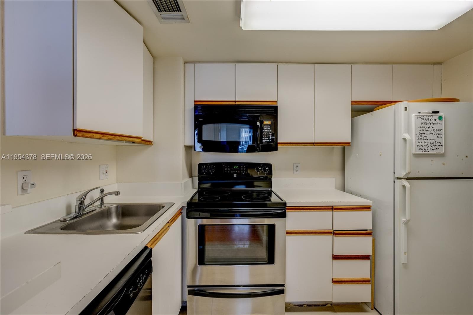 770 CLAUGHTON ISLAND DR 811 photo 11