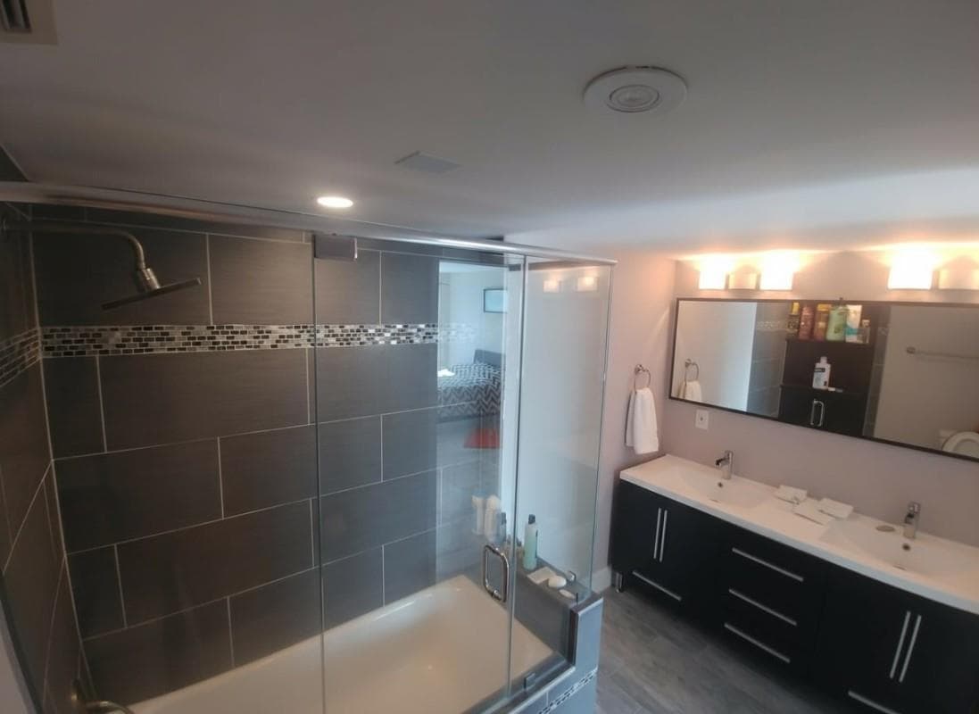 2655 Collins Avenue 602 photo 11