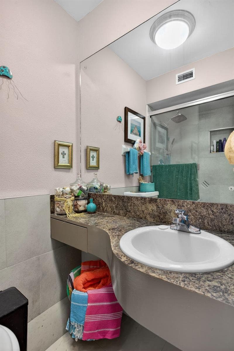 2311 NE 36th Street 2a photo 24