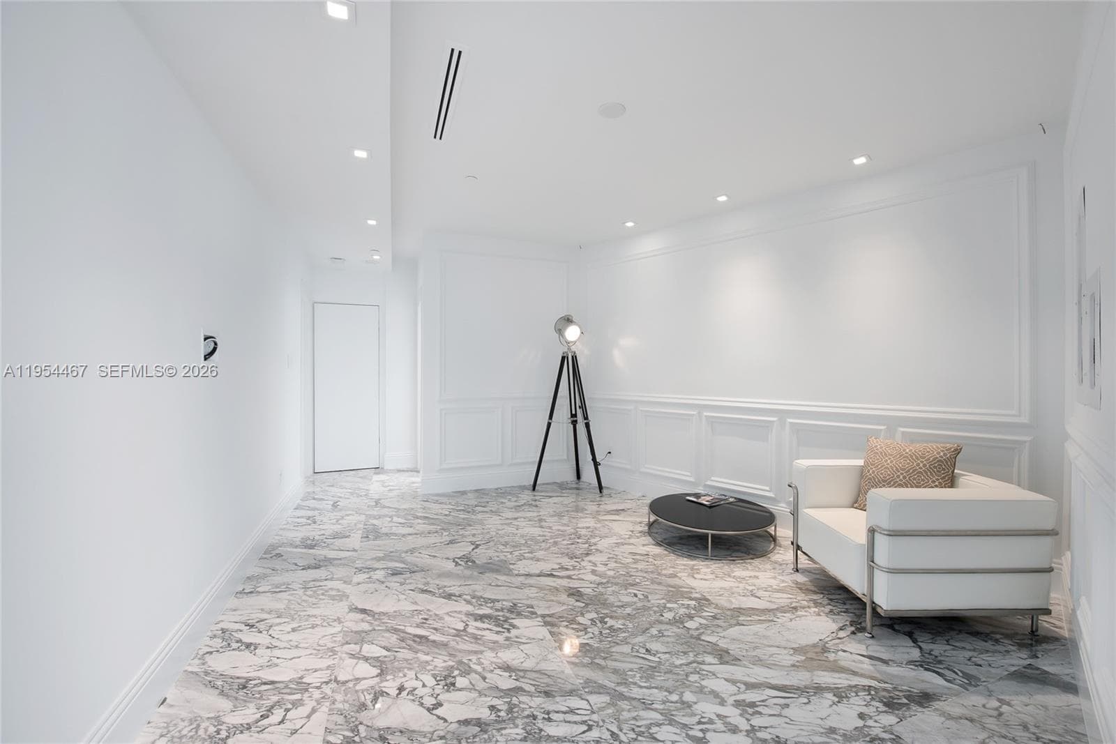 1000 Pointe Dr PH-2804 photo 6