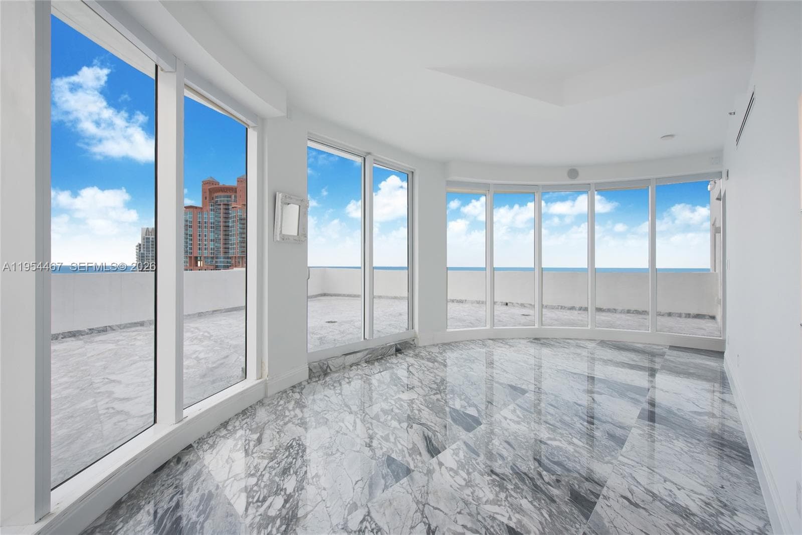 1000 Pointe Dr PH-2804 photo 17
