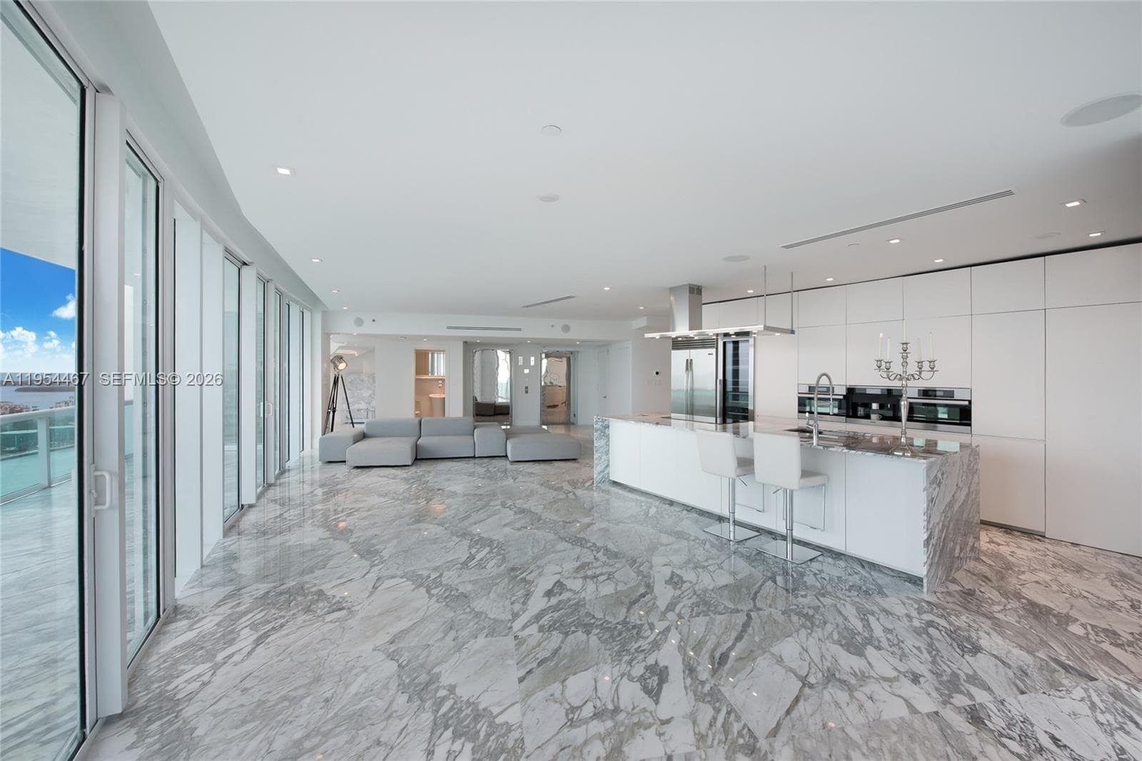 1000 Pointe Dr PH-2804 photo 24