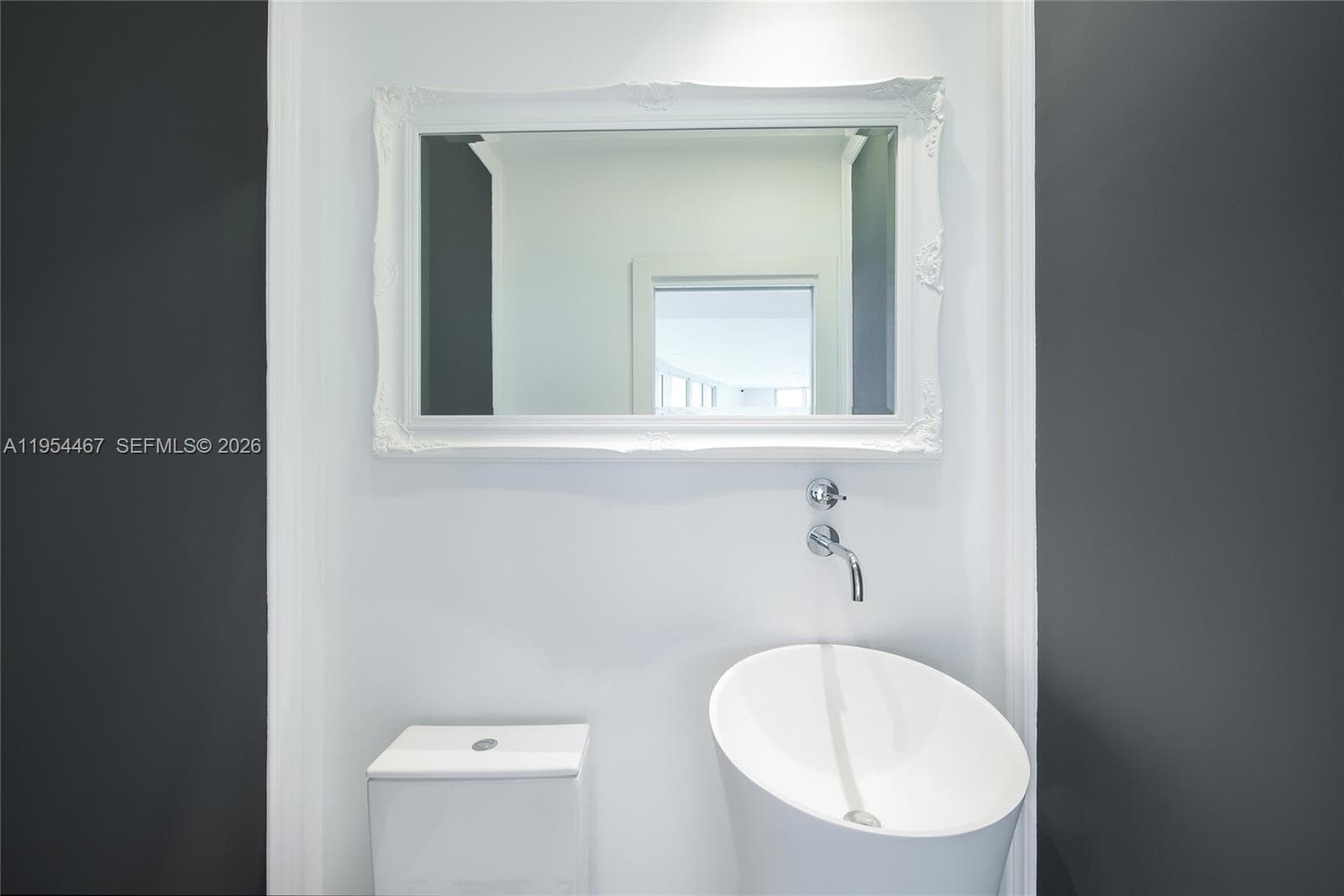 1000 Pointe Dr PH-2804 photo 14