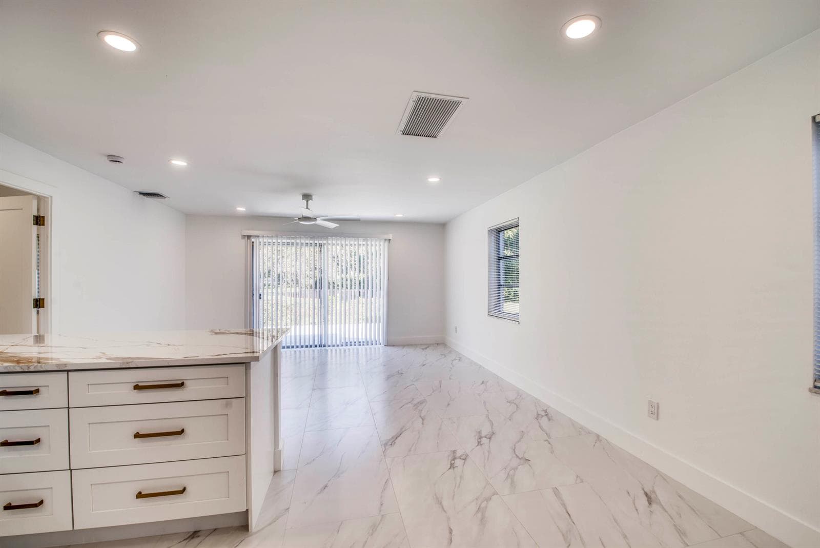 10084 Meridian Way N 4 photo 6