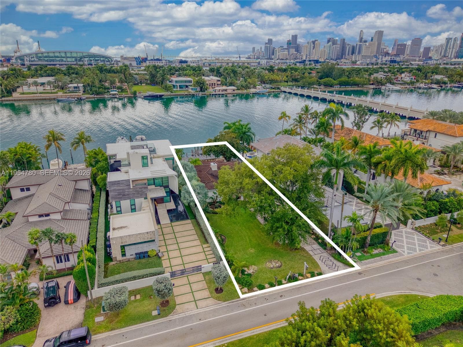 170 S Hibiscus Dr photo 4