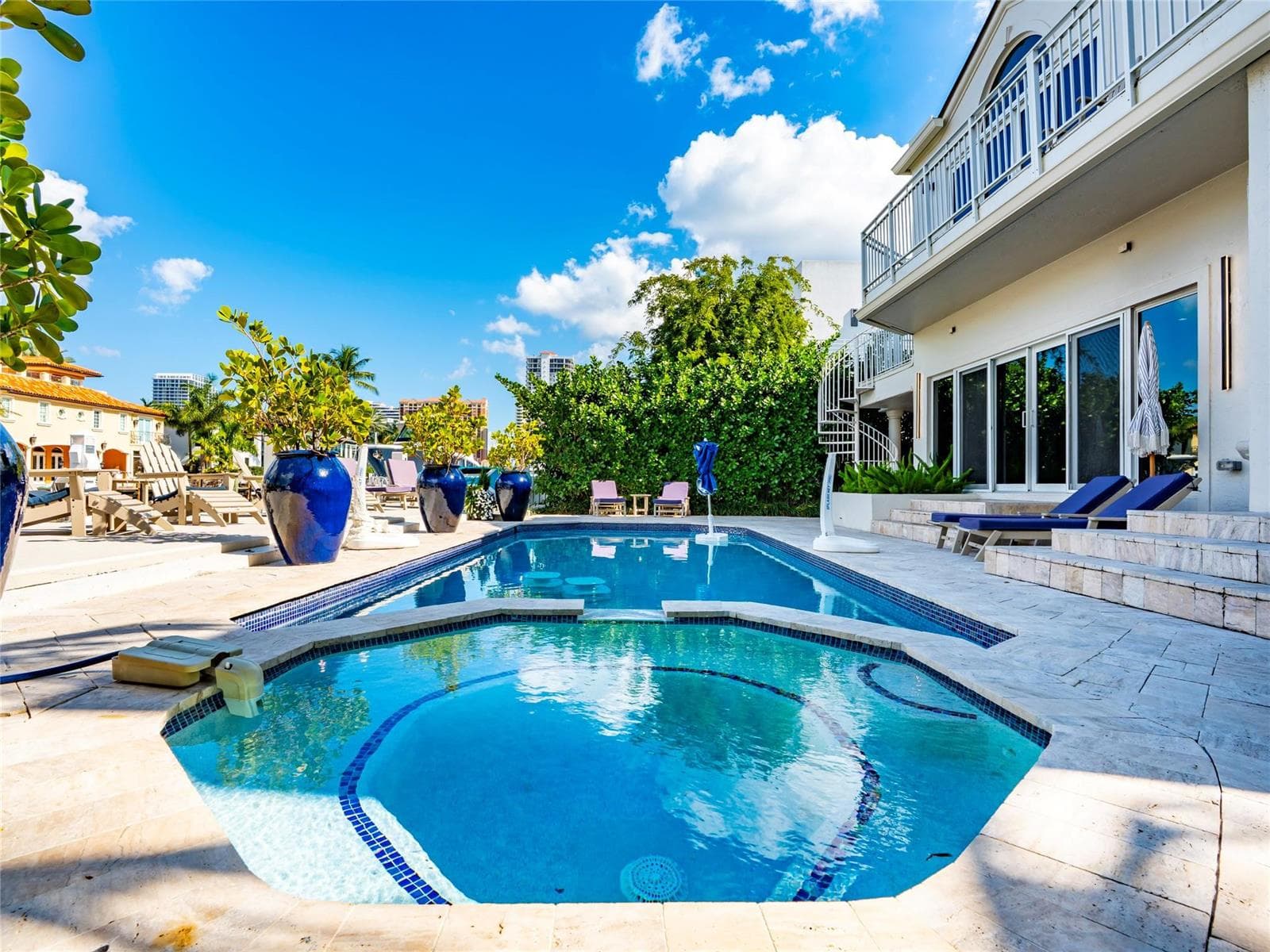 2615 E Las Olas Boulevard photo 4