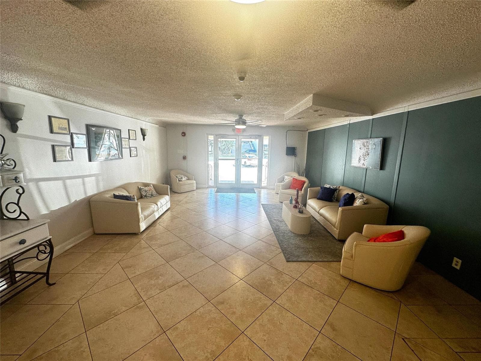 2400 S Ocean Drive 314 photo 2