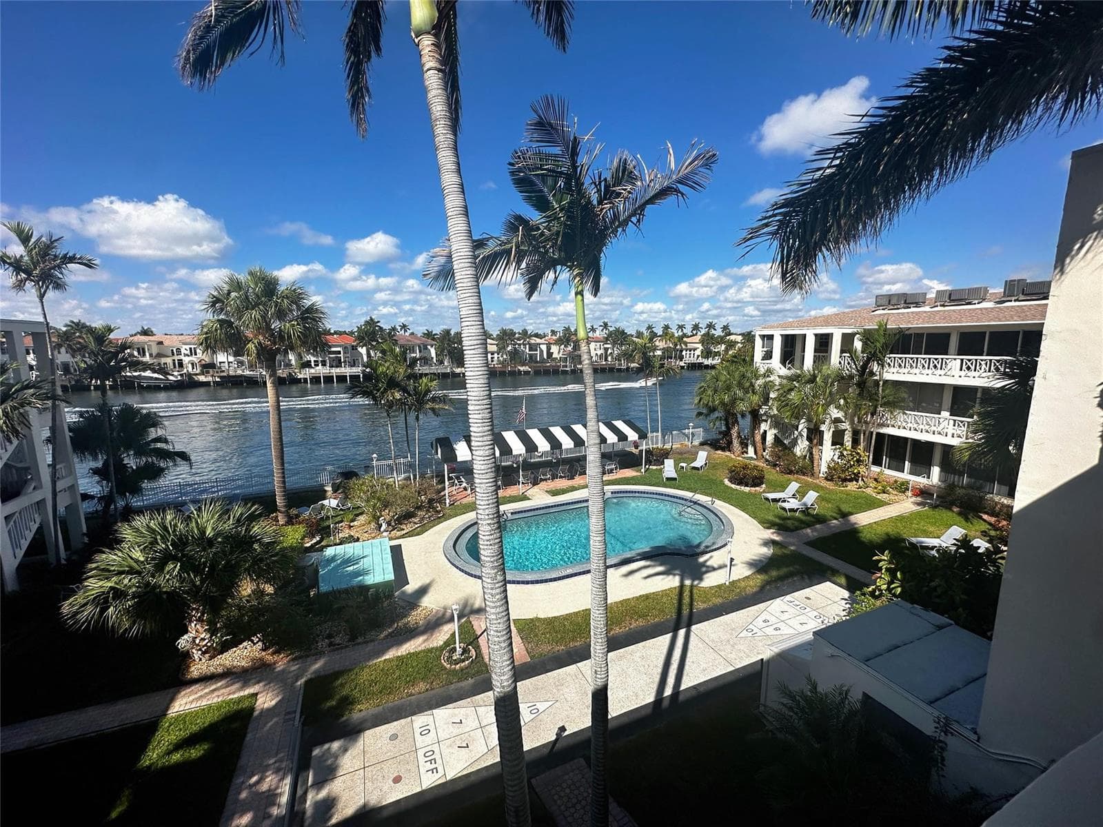 2400 S Ocean Drive 314 photo 1