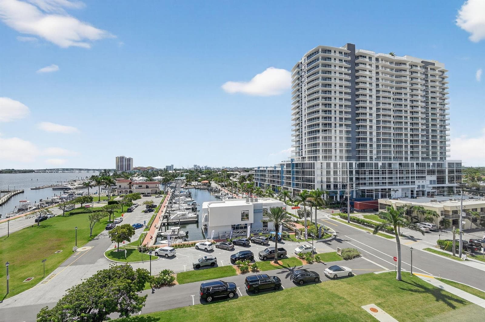 301 Lake Shore Drive 711 photo 2