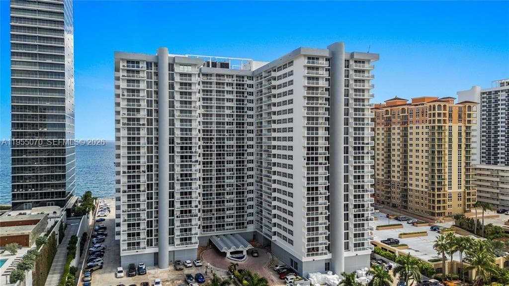 2030 S Ocean Dr 727 photo 1