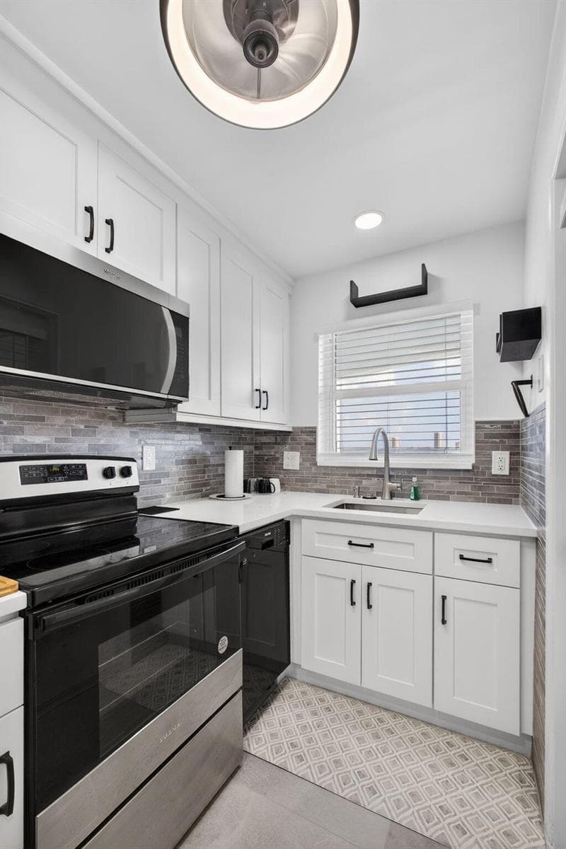 100 Shore Court 208 photo 21