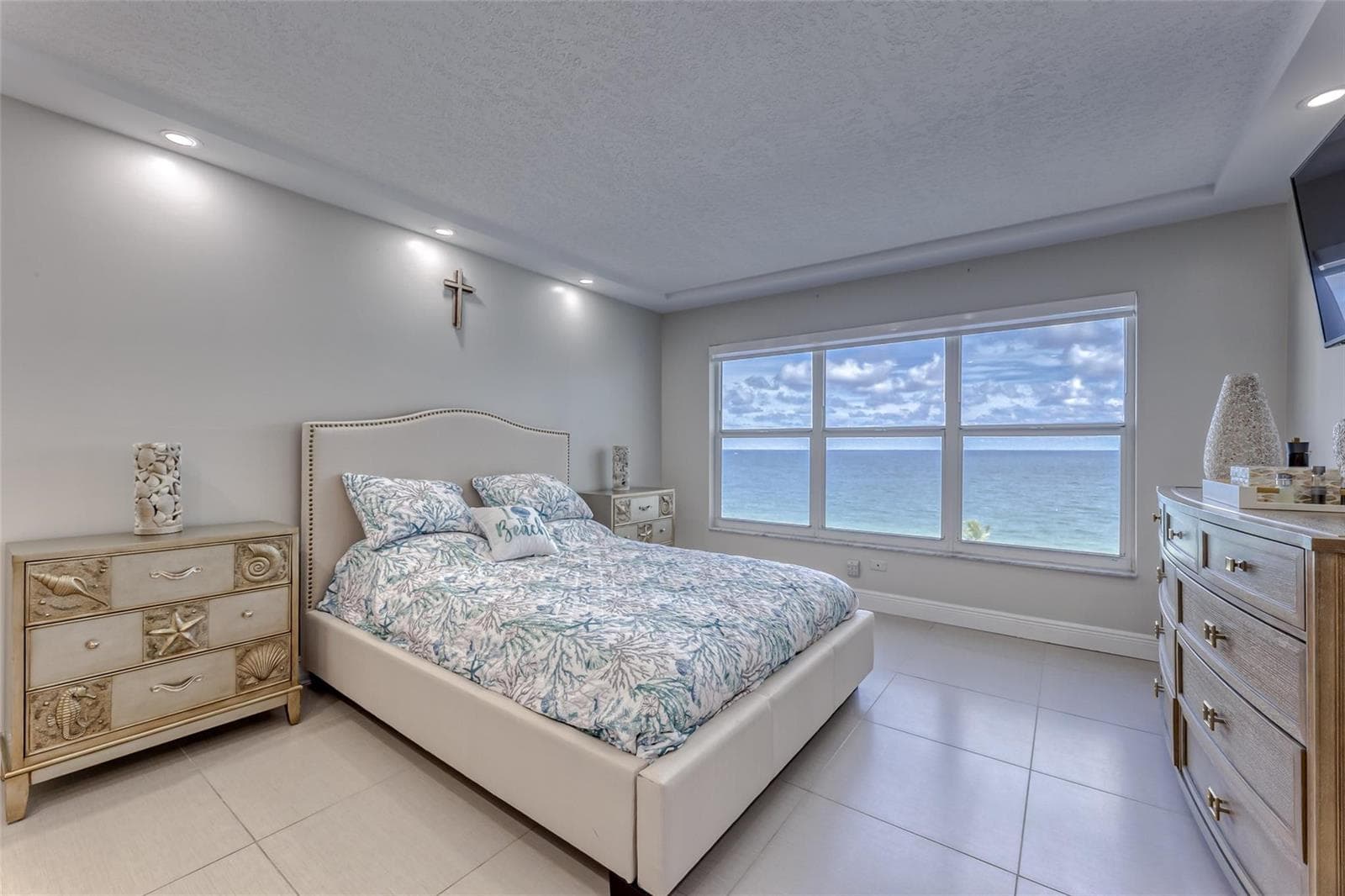 3900 Galt Ocean Drive 712 photo 2