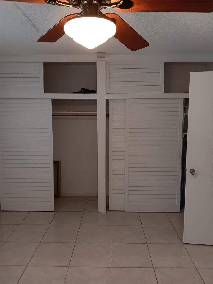 1110 N Riverside Drive 26 photo 10