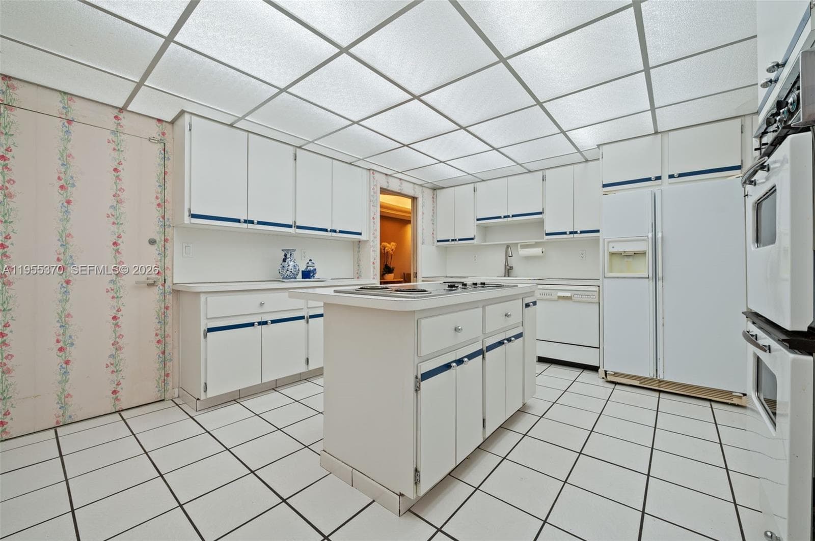 10155 Collins Ave 909 photo 17