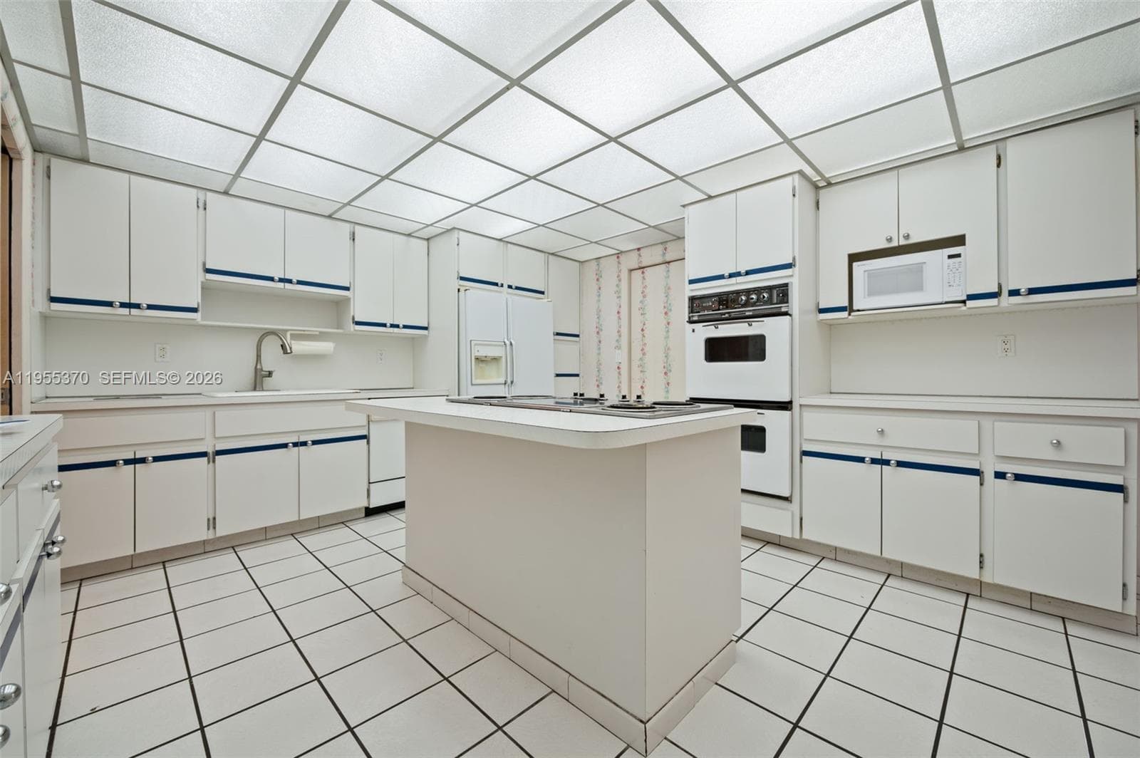 10155 Collins Ave 909 photo 16