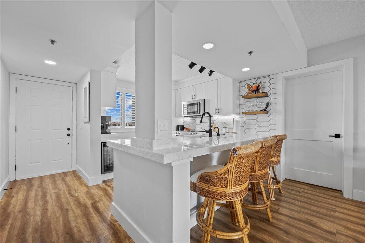 201 S Seas Drive 404 photo 5