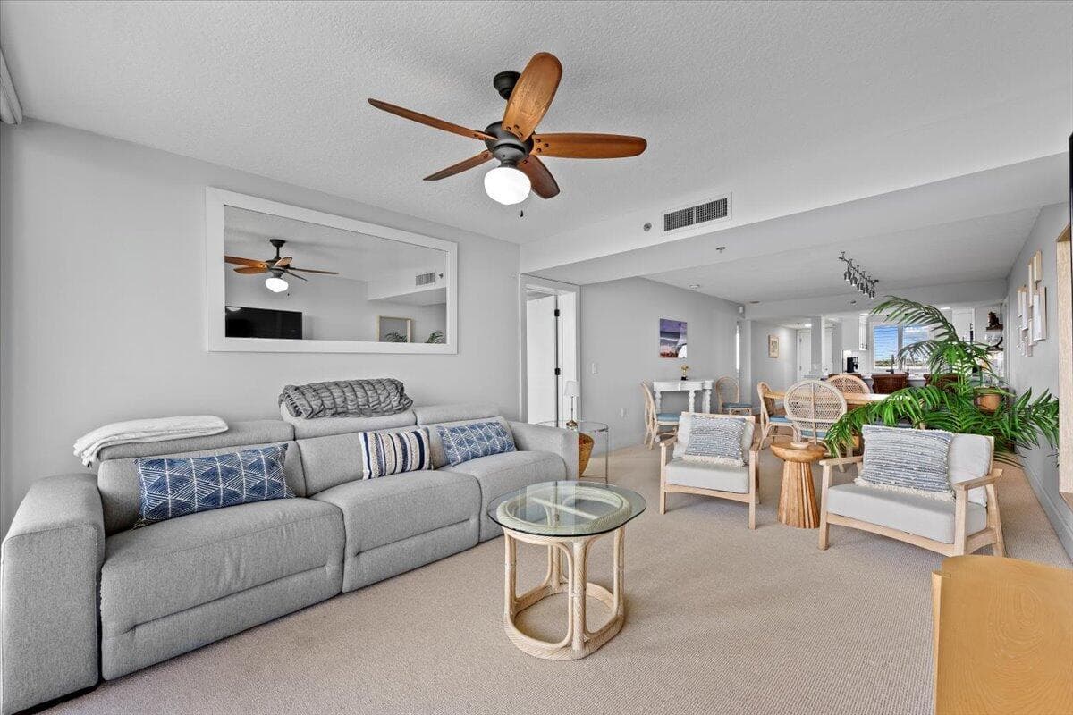 201 S Seas Drive 404 photo 18