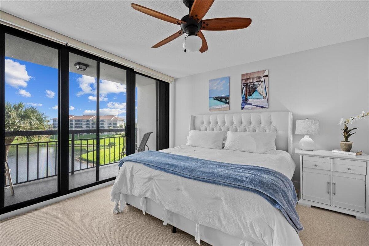 201 S Seas Drive 404 photo 19