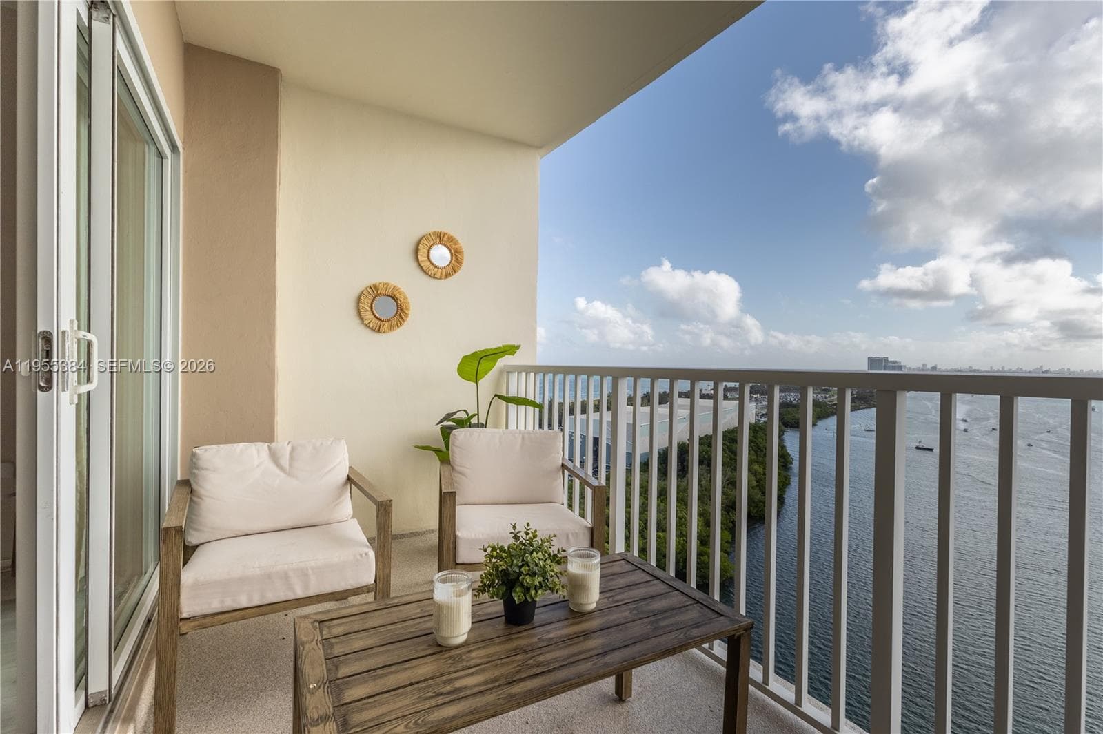300 Bayview Dr 2114 photo 3