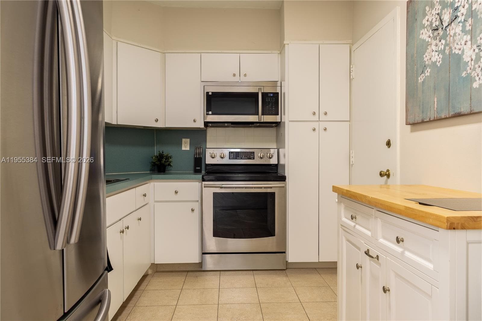 300 Bayview Dr 2114 photo 9