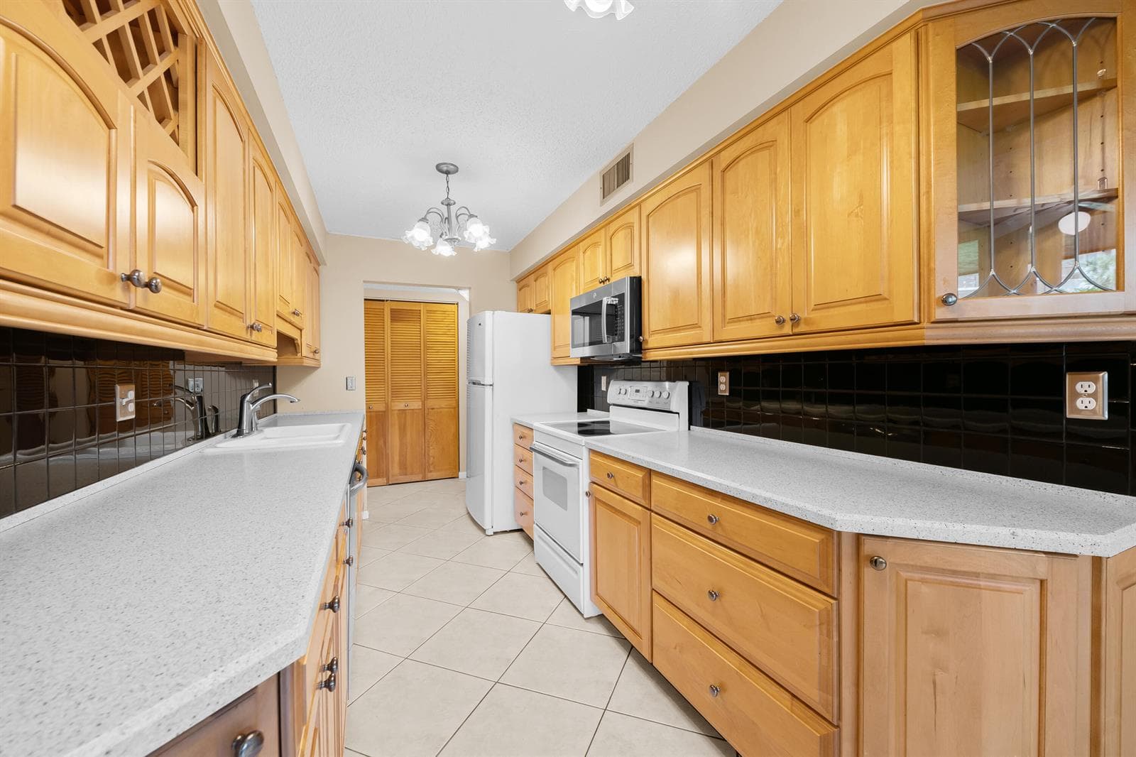 800 Jeffery Street 103 photo 2