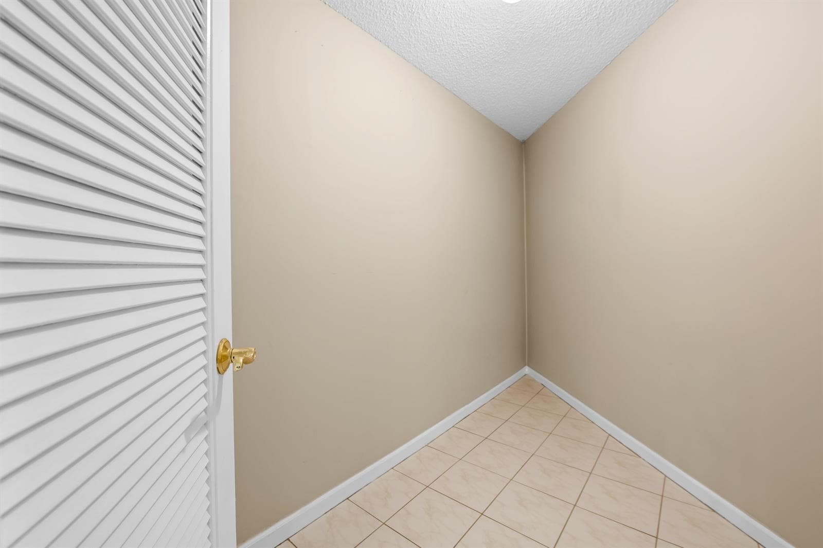 800 Jeffery Street 103 photo 20