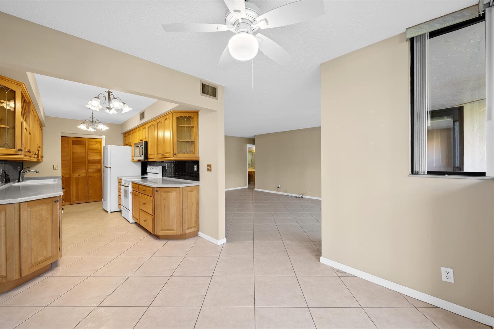 800 Jeffery Street 103 photo 4