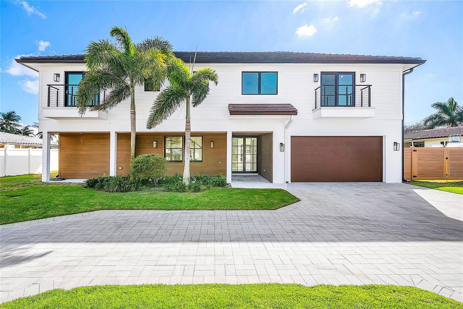 8 Leeward Circle photo 2