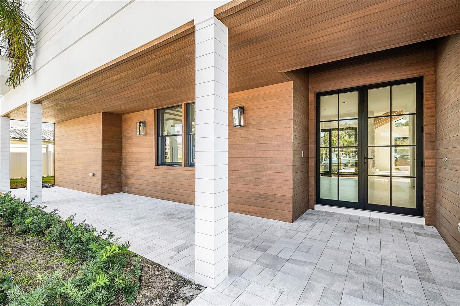 8 Leeward Circle photo 3