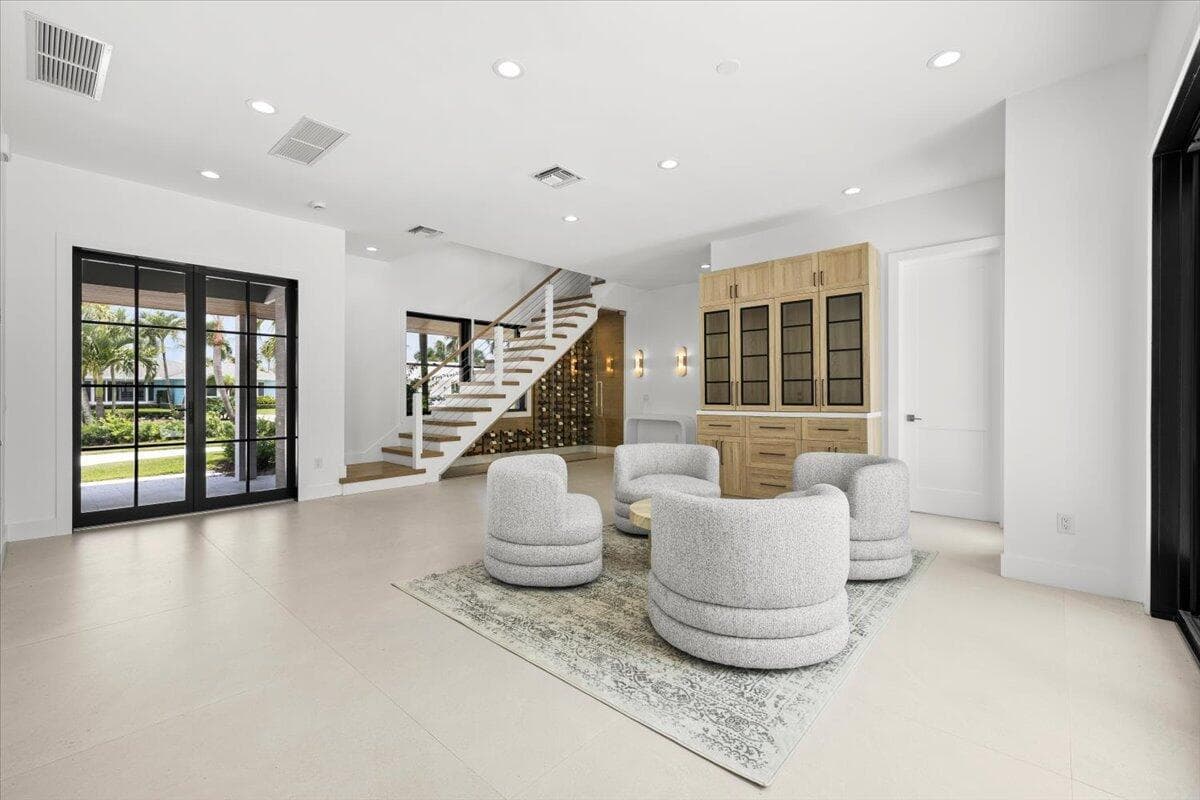 8 Leeward Circle photo 5