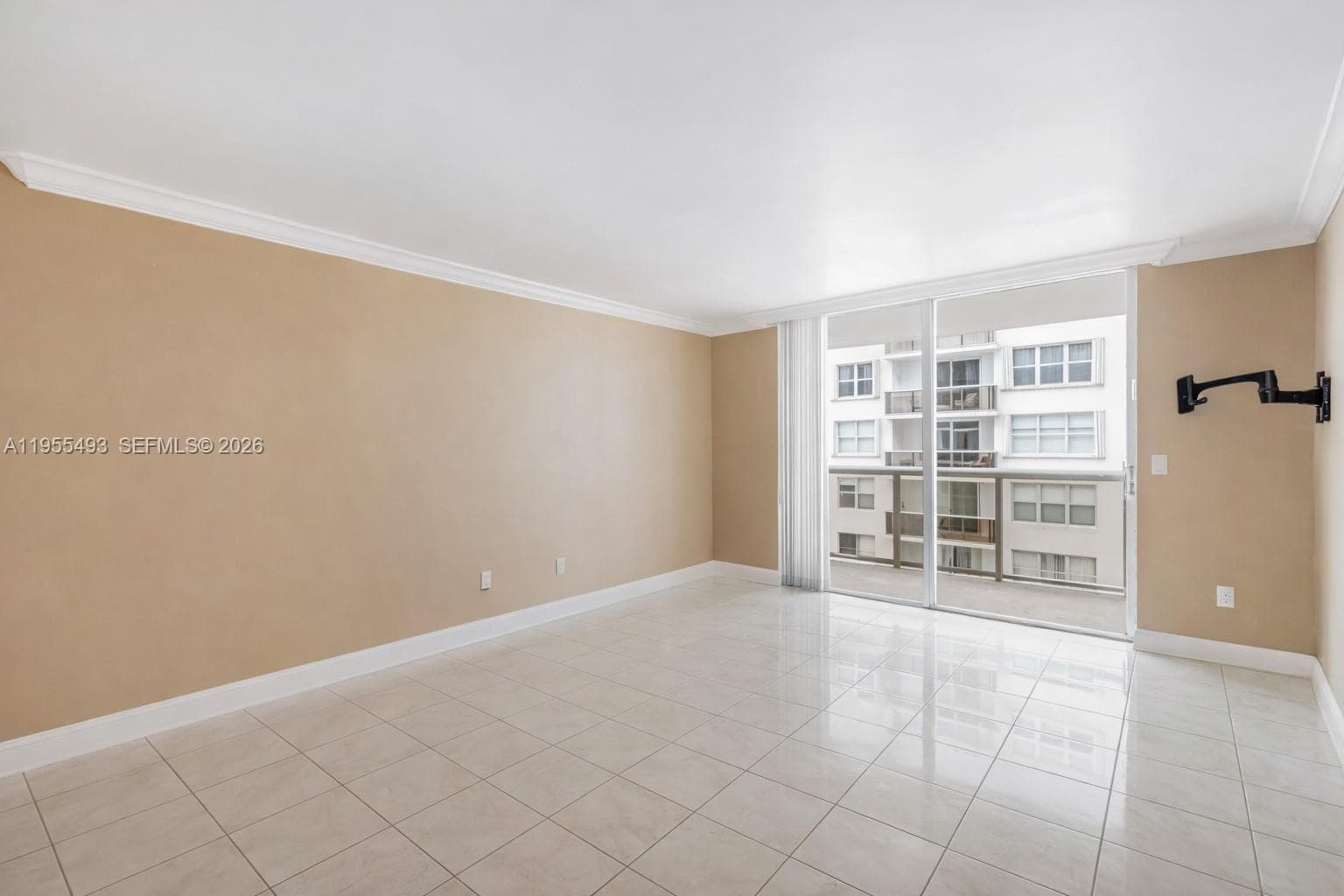 6039 Collins Ave 1206 photo 7
