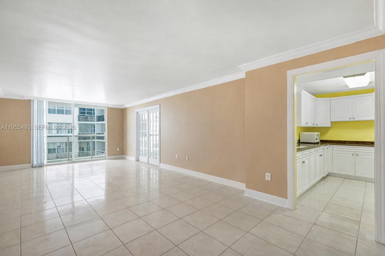 6039 Collins Ave 1206 photo 3