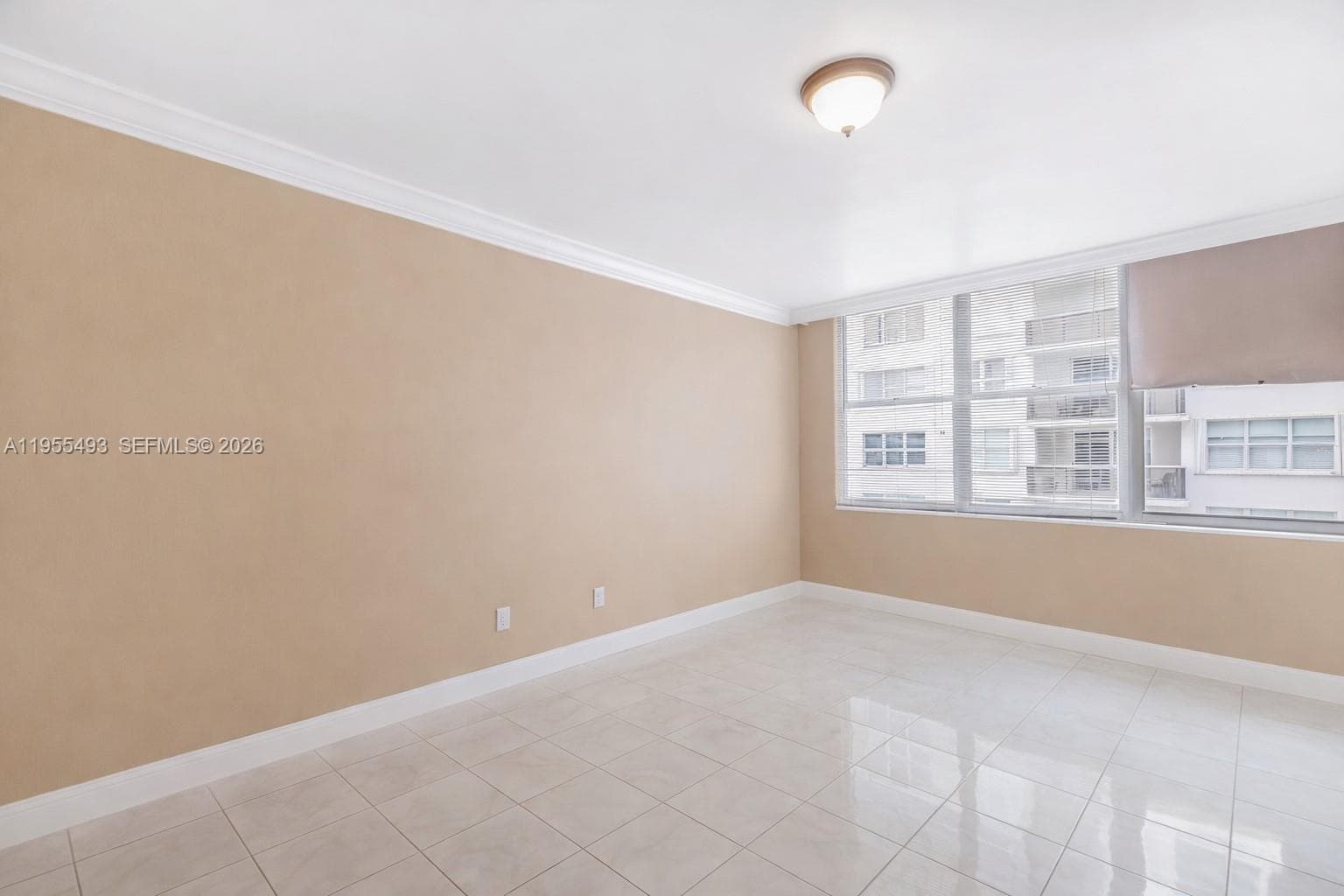 6039 Collins Ave 1206 photo 9