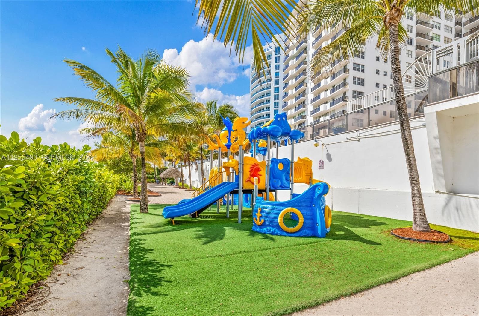6039 Collins Ave 1206 photo 23