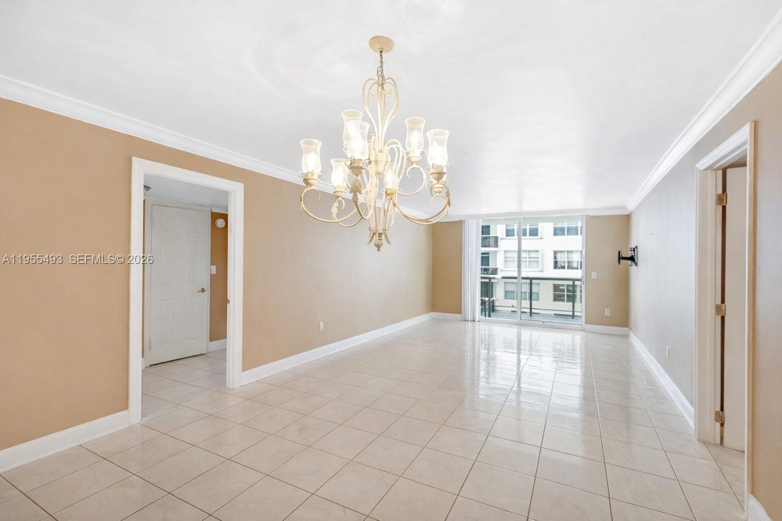 6039 Collins Ave 1206 photo 4