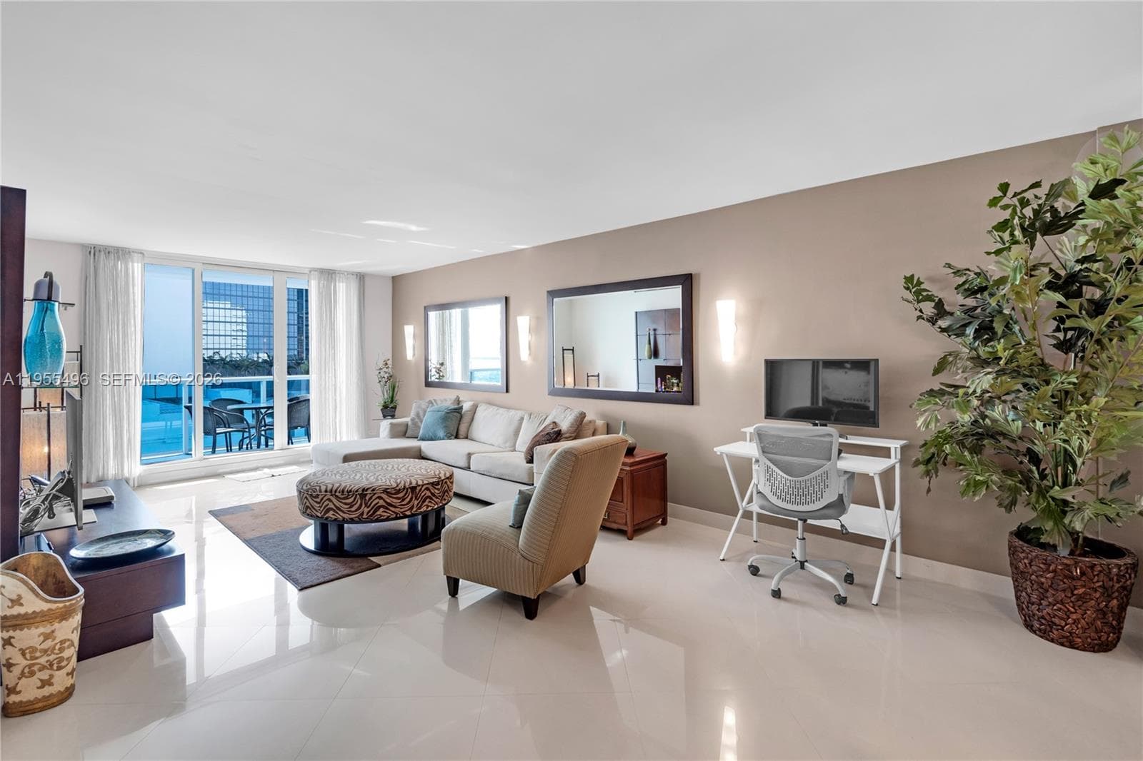 2301 Collins Ave 1006 photo 4