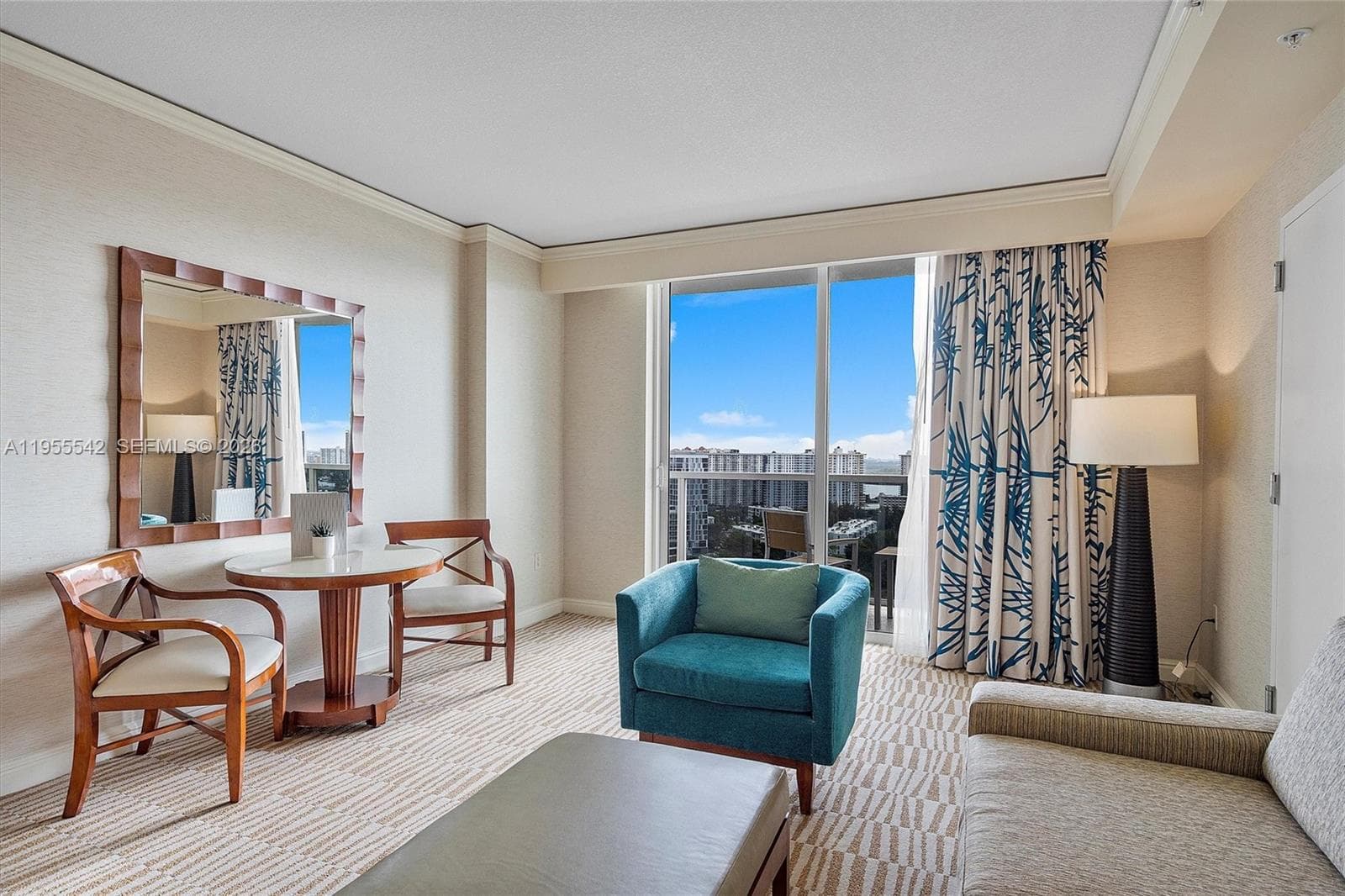 18001 Collins Ave 1817 photo 2