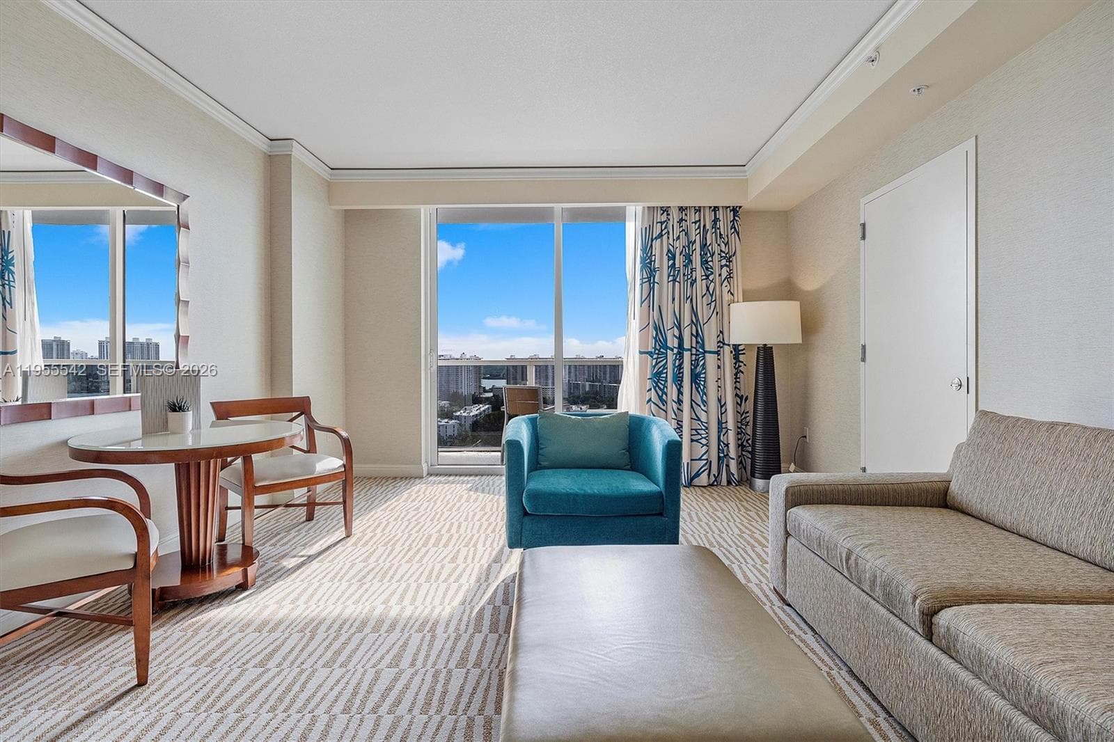 18001 Collins Ave 1817 photo 4