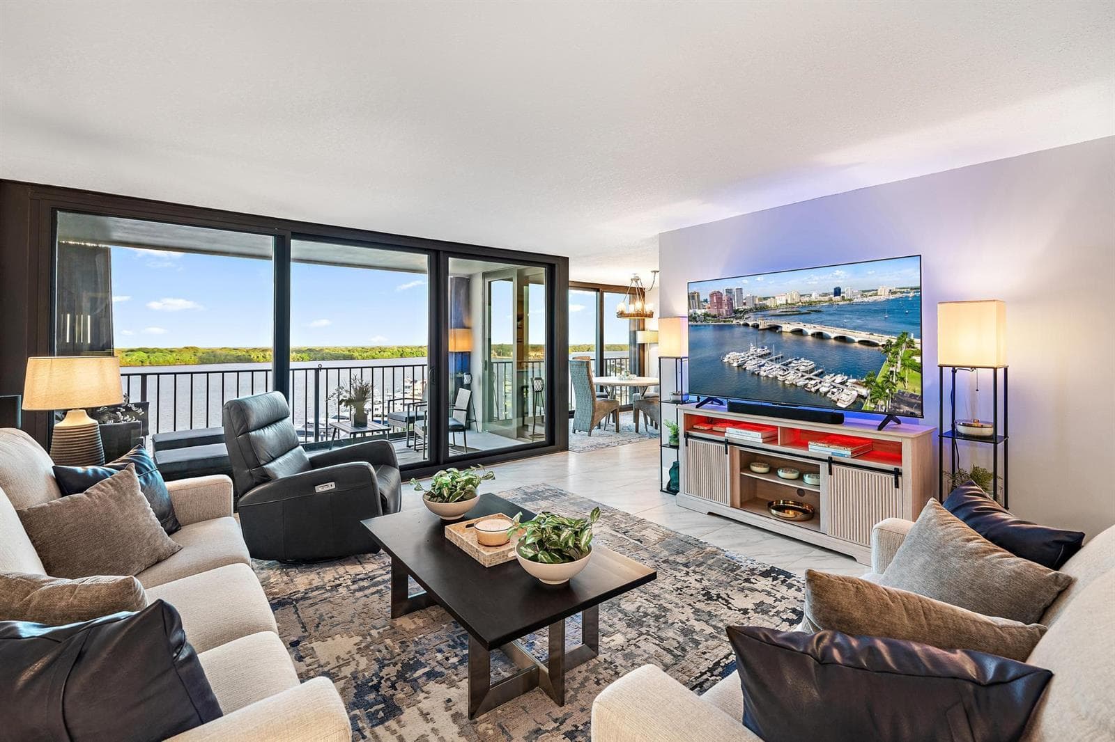 124 Lakeshore Drive 9290 photo 13