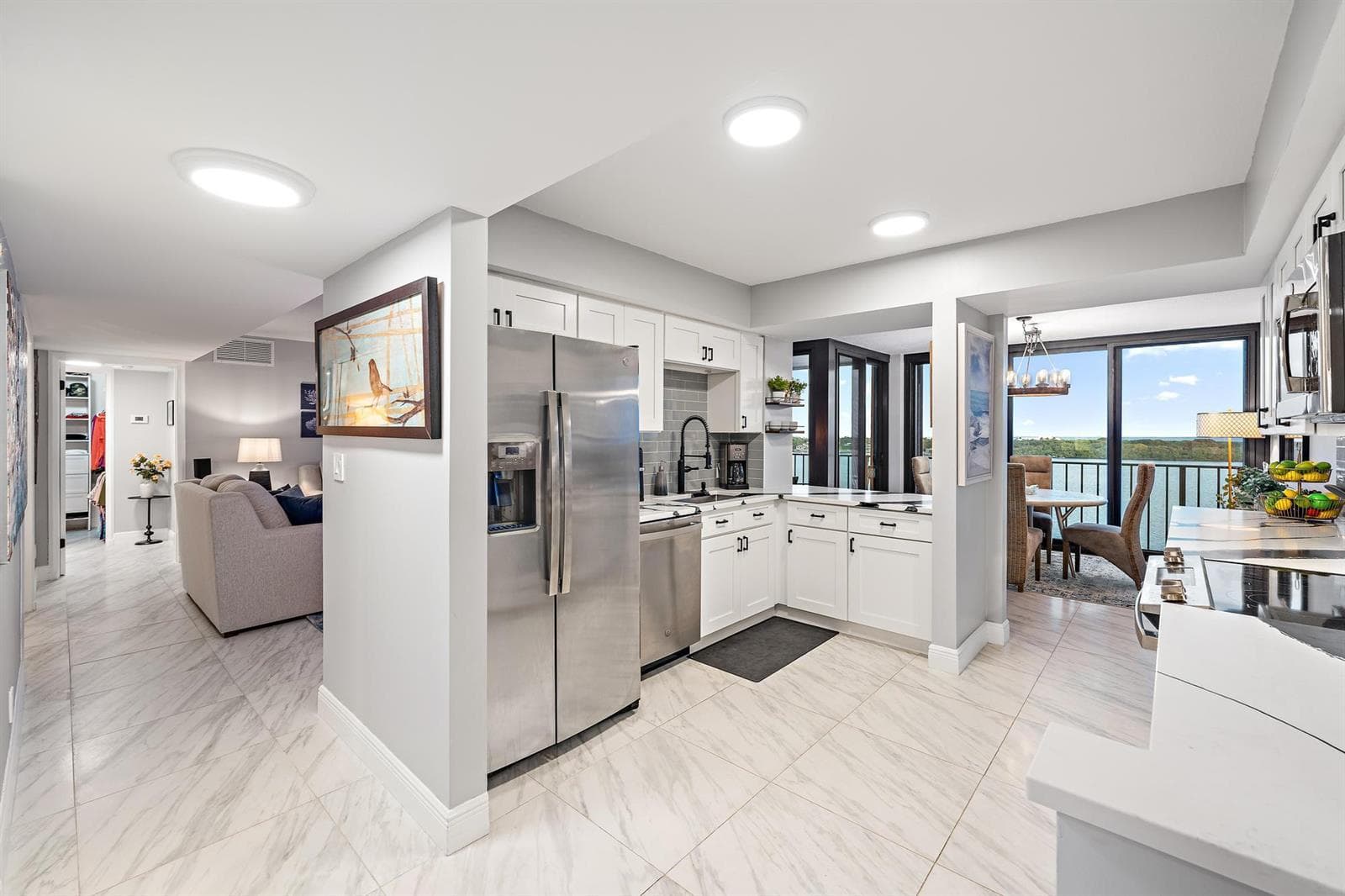 124 Lakeshore Drive 9290 photo 17