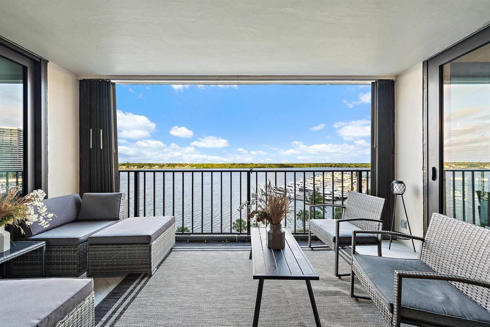 124 Lakeshore Drive 9290 photo 12