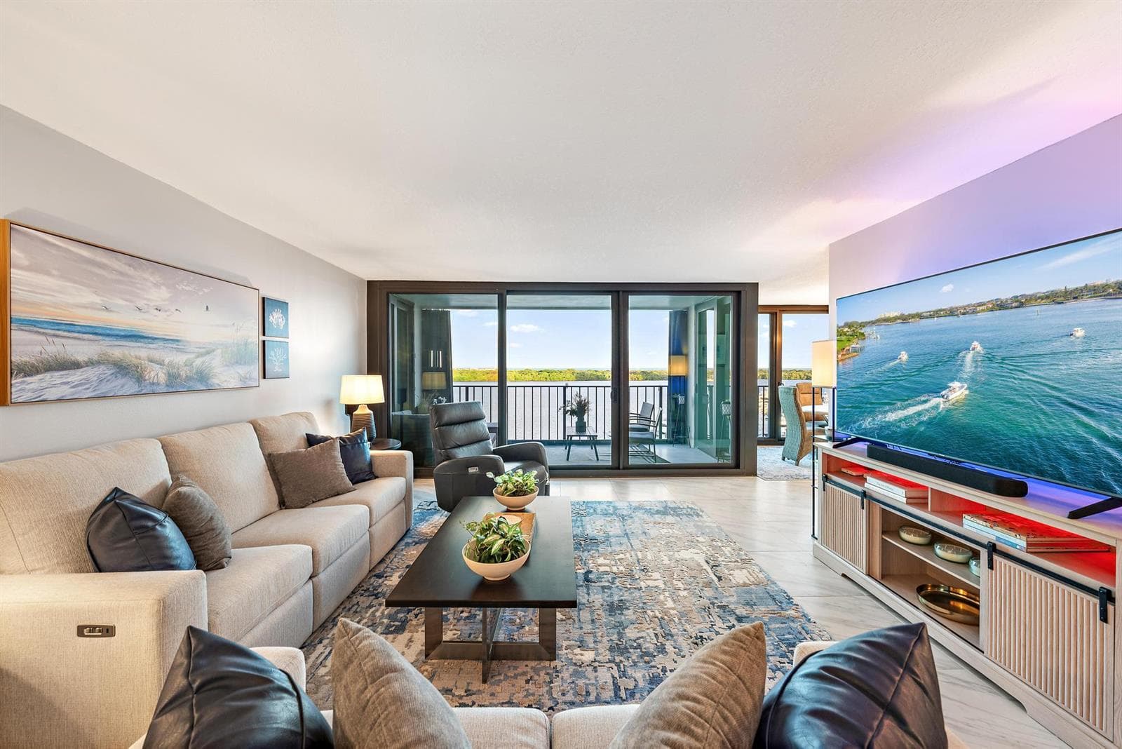 124 Lakeshore Drive 9290 photo 14