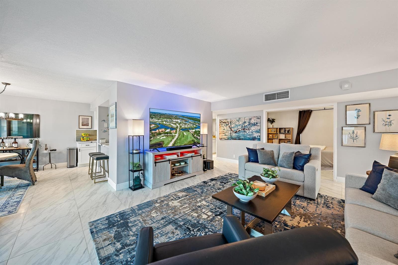 124 Lakeshore Drive 9290 photo 15