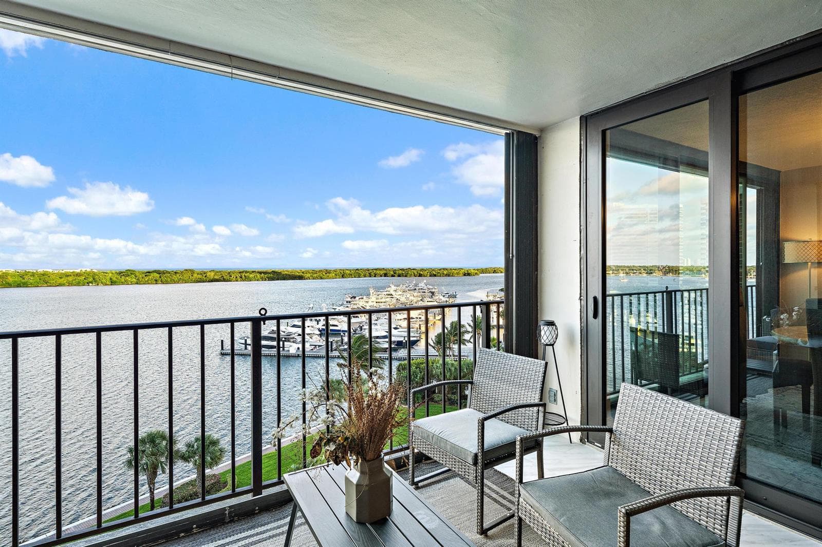 124 Lakeshore Drive 9290 photo 11